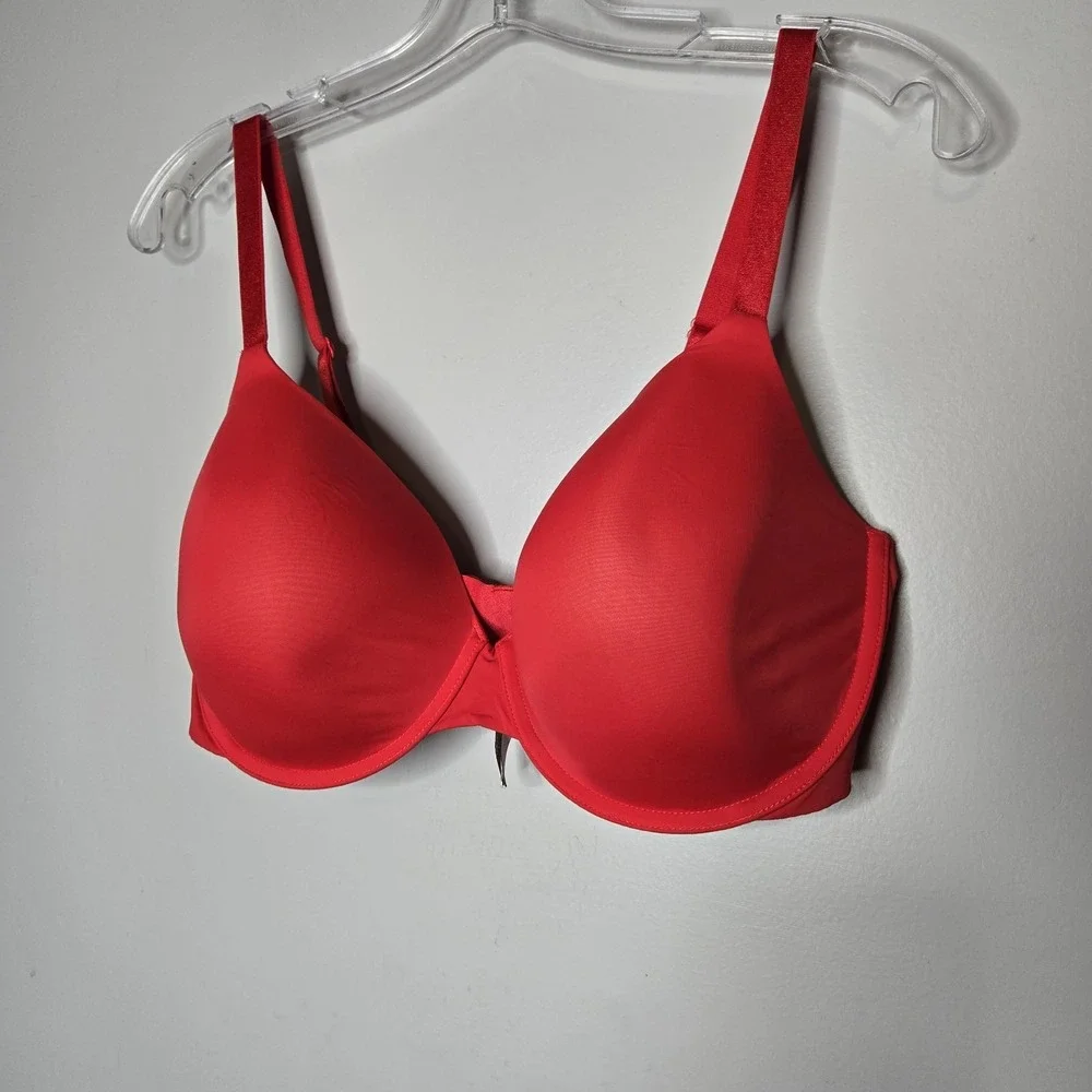 Victoria's Secret Wear Everywhere T Shirt Lightly Lined Bra Women's 38DDD RED